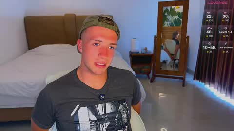 Snapshot of tommy_cumfinger chatting on September 20, 4:34 am Tommy online show from September 20, 4:34 am