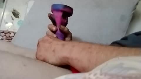 Snapshot of tommyohgeez chatting on October 19, 9:18 pm bigdickbum online show from October 19, 9:18 pm