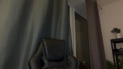 Thomas Fit online show from November 24, 10:55 pm