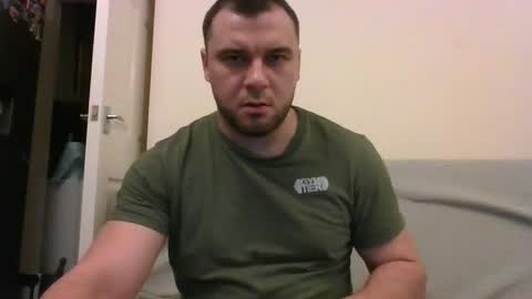 tommyy19901 online show from December 5, 9:28 pm