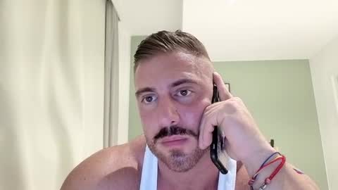 toro_arrapato online show from January 5, 11:30 pm