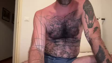 toutsexy online show from July 21, 8:00 pm