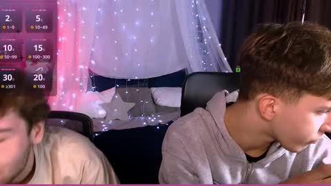 Travis online show from November 12, 7:52 pm