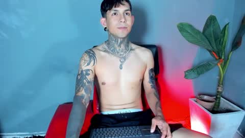 TRAV - INDEPENDENT MODEL online show from March 12, 9:35 pm