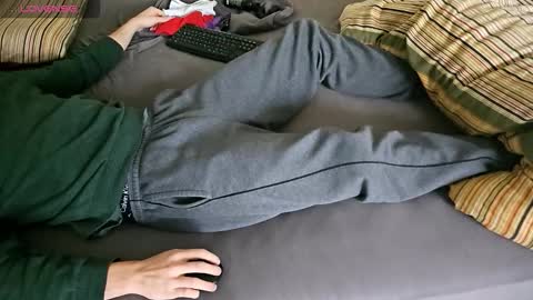 tree1989 online show from October 26, 12:51 pm