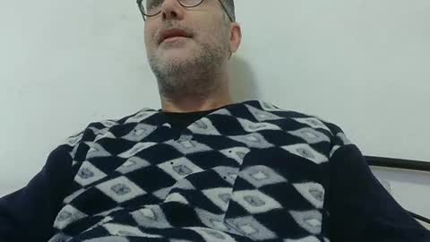 Snapshot of trevido4u chatting on December 9, 2:02 am trevido4u online show from December 9, 2:02 am