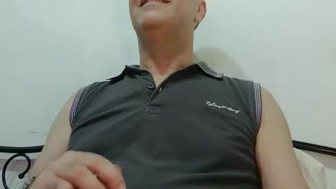 Snapshot of trevido4u chatting on October 14, 12:06 am trevido4u online show from October 14, 12:06 am