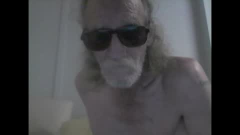 Snapshot of trevordavies802 chatting on September 27, 2:20 am trevordavies802 online show from September 27, 2:20 am
