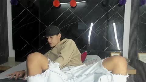 Trey online show from January 13, 4:06 am