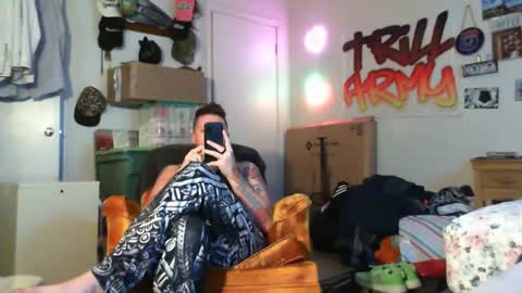 trillnonymau5 online show from January 29, 5:30 am