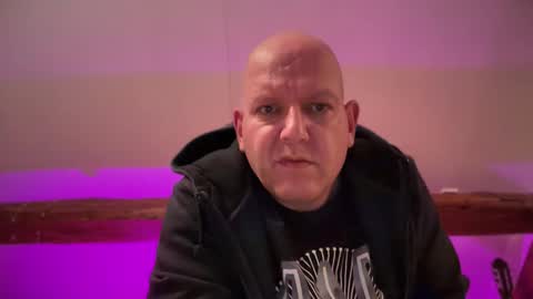 Snapshot of tritonspace chatting on October 2, 2:48 am Triton online show from October 2, 2:48 am