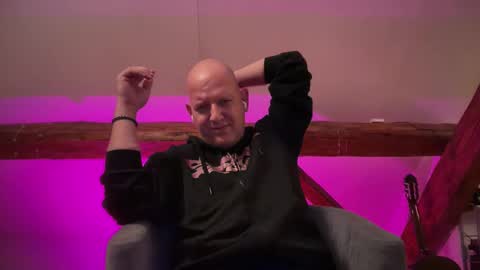 Snapshot of tritonspace chatting on September 30, 2:18 am Triton online show from September 30, 2:18 am