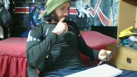 Snapshot of trizquelmen chatting on October 6, 3:55 am Andrew online show from October 6, 3:55 am