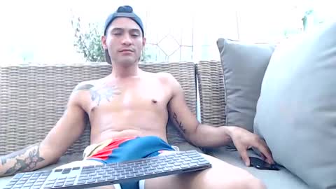 Snapshot of tropicalmadness chatting on February 18, 11:52 pm Archie Torres online show from February 18, 11:52 pm