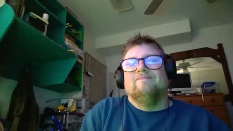 HandicappedLaugher online show from December 14, 3:29 am