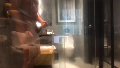 Snapshot of tshtsh12 chatting on October 27, 3:31 am tshtsh12 online show from October 27, 3:31 am