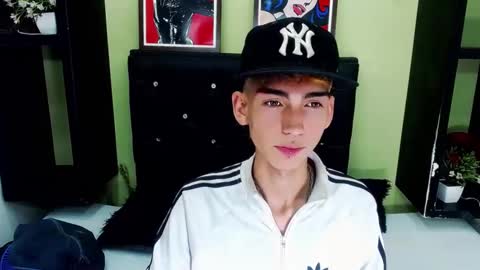 ttimy online show from March 8, 8:46 pm