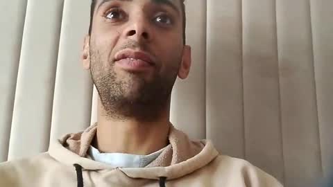 Snapshot of tunisiensexyguy chatting on February 12, 11:07 am TunisienSexyGuy online show from February 12, 11:07 am