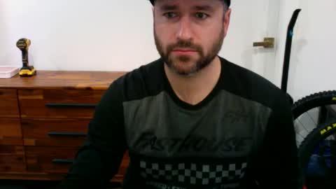 twattickler96 online show from November 12, 5:40 pm