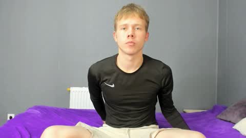 Angus online show from November 5, 4:31 pm