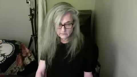 twigslet online show from March 2, 5:08 am