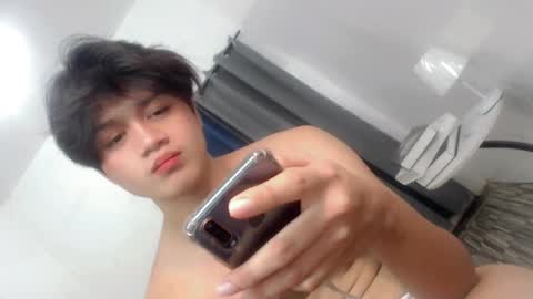 Snapshot of twink_blaze chatting on October 24, 7:54 am BLAZE online show from October 24, 7:54 am