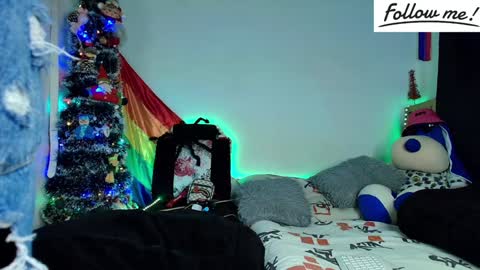 Snapshot of twink_sebas_ chatting on December 16, 6:10 am  Bad boy sebastian  online show from December 16, 6:10 am