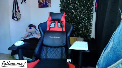 Snapshot of twink_sebas_ chatting on January 21, 5:05 pm  Bad boy sebastian  online show from January 21, 5:05 pm