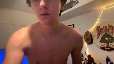 twinkboyboi69 online show from April 27, 8:03 pm