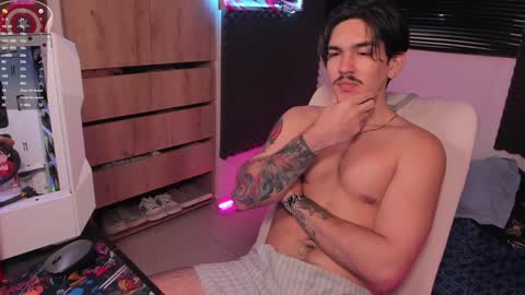 Snapshot of twinkpartyuncut chatting on January 12, 2:14 am MASTER GERRY online show from January 12, 2:14 am