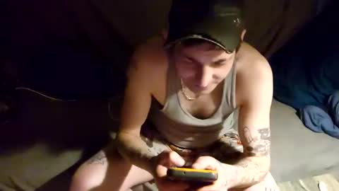 Snapshot of twistedblizzy chatting on December 18, 8:53 am TwistedBlizzy online show from December 18, 8:53 am