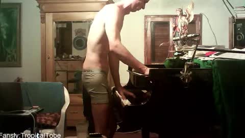 TobeBritta online show from February 2, 11:57 pm