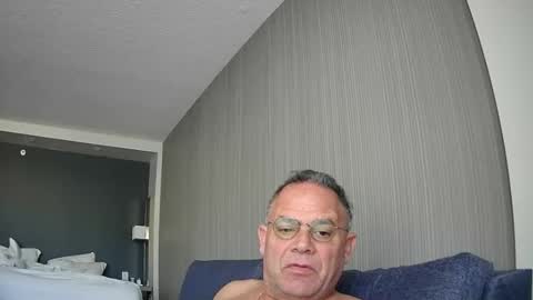 Twopeopleinlove online show from November 2, 3:05 pm