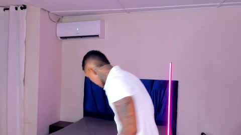 tyler_bell_ online show from April 2, 3:48 am