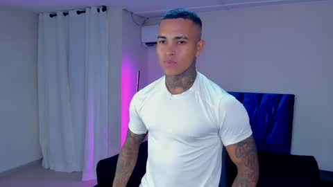 tyler_bell_ online show from April 15, 3:17 am