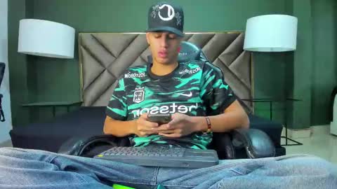 Snapshot of tyler_rodriguez chatting on October 27, 11:40 pm Tyler Rodriguez online show from October 27, 11:40 pm