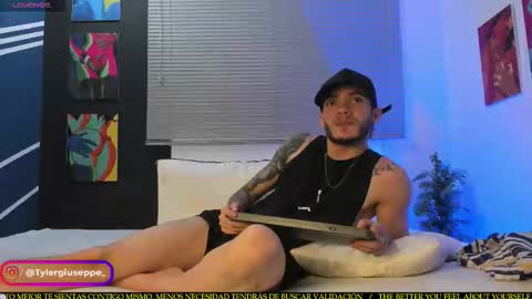 tylergiuseppe_ online show from February 4, 9:54 pm