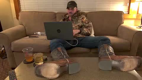 TylerLogan813 online show from September 10, 4:11 am