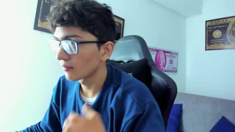 Snapshot of tylerwhiite_ chatting on February 11, 2:57 am   online show from February 11, 2:57 am