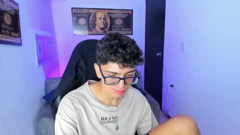 Snapshot of tylerwhiite_ chatting on February 26, 2:59 am   online show from February 26, 2:59 am