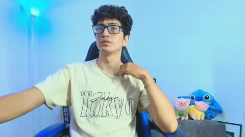Snapshot of tylerwhiite_ chatting on September 27, 11:19 am   online show from September 27, 11:19 am