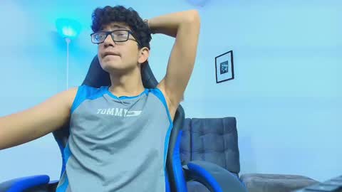Snapshot of tylerwhiite_ chatting on September 9, 4:45 am   online show from September 9, 4:45 am