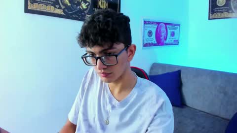 Snapshot of tylerwhiite_ chatting on February 4, 3:11 am   online show from February 4, 3:11 am