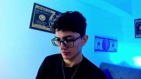 Snapshot of tylerwhiite_ chatting on January 12, 2:45 am   online show from January 12, 2:45 am