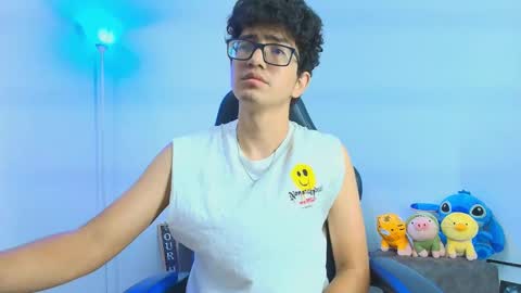 Snapshot of tylerwhiite_ chatting on September 30, 6:08 am   online show from September 30, 6:08 am
