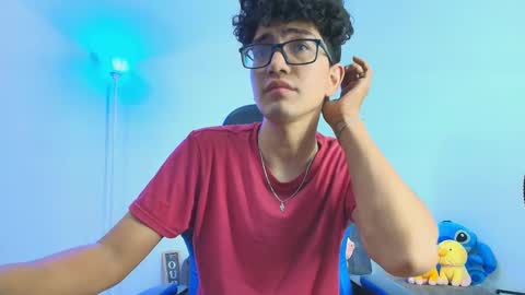 Snapshot of tylerwhiite_ chatting on October 24, 4:25 am   online show from October 24, 4:25 am