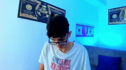 Snapshot of tylerwhiite_ chatting on January 10, 3:07 am   online show from January 10, 3:07 am