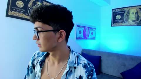 Snapshot of tylerwhiite_ chatting on January 11, 3:13 am   online show from January 11, 3:13 am