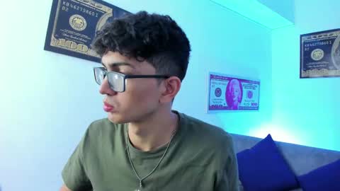 Snapshot of tylerwhiite_ chatting on January 22, 2:59 am   online show from January 22, 2:59 am