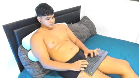 tyson_smithx online show from November 19, 10:20 pm